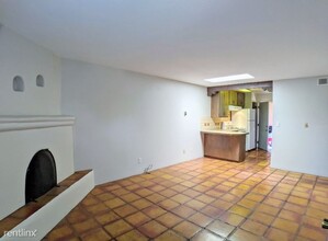 811 Cll Saragosa in Santa Fe, NM - Building Photo - Building Photo