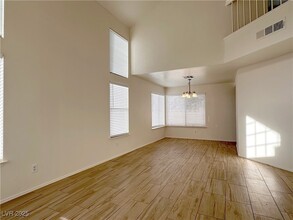 9312 Magic Flower Ave, Unit 840-2W in Las Vegas, NV - Building Photo - Building Photo