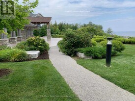 4 Cove Ct in Collingwood, ON - Building Photo