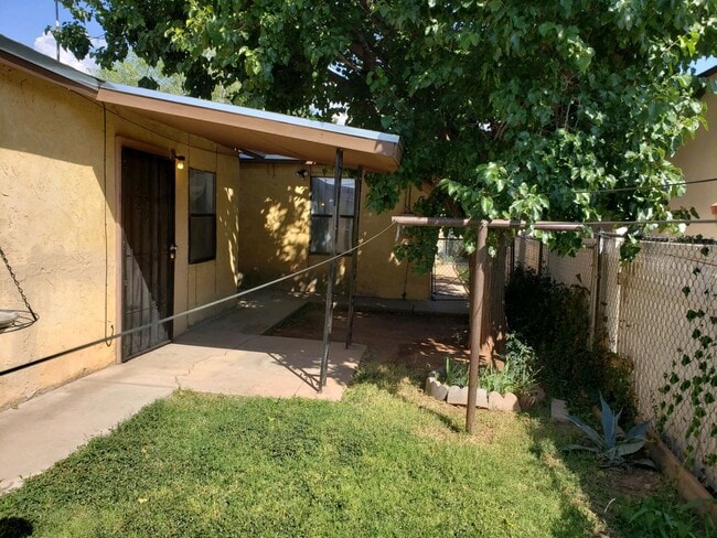 207 Delaware Ave in Alamogordo, NM - Building Photo - Building Photo