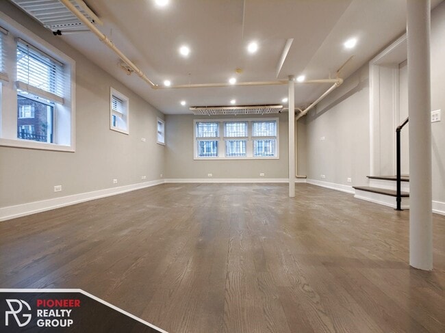 1931 W Winona St, Unit G in Chicago, IL - Foto de edificio - Building Photo