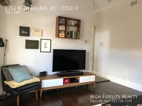 2352 N Drake Ave in Chicago, IL - Building Photo - Building Photo