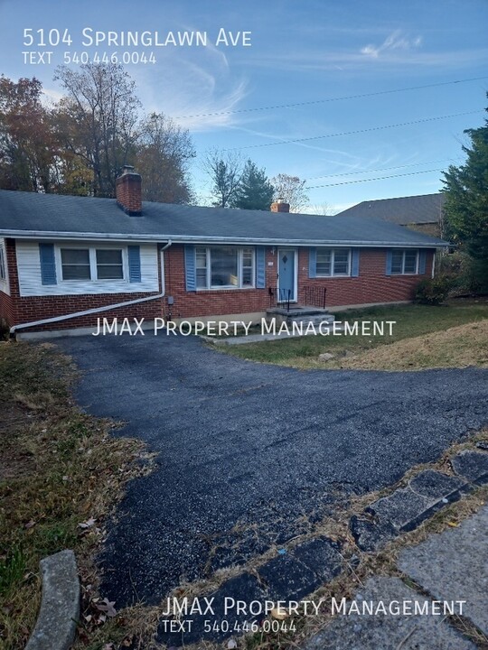 5104 Springlawn Avenue in Cave Spring, VA - Building Photo