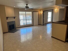 10100 S Gessner Rd in Houston, TX - Building Photo