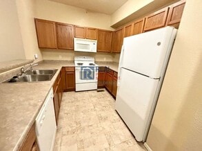 9758 Laredo St. in Commerce City, CO - Building Photo - Building Photo