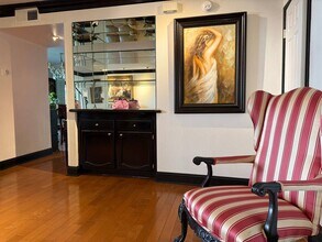 21620 Burbank Blvd, Unit 21620 Burbank in Woodland Hills, CA - Building Photo - Building Photo