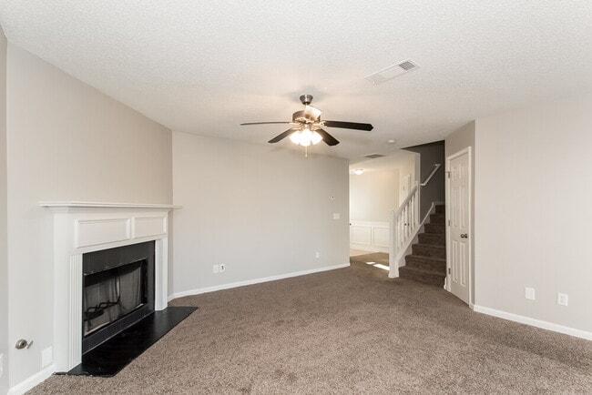 1883 Roble Dr in College Park, GA - Building Photo - Building Photo