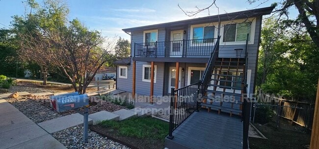 property at 1225 N Chestnut St