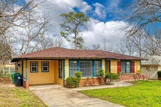 1828 Panhandle St in Denton, TX - Building Photo - Building Photo
