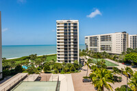 Vanderbilt Gulfside in Naples, FL - Building Photo - Building Photo