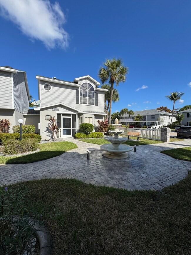 14500 Lakewood Trace Ct in Ft. Myers, FL - Building Photo - Building Photo