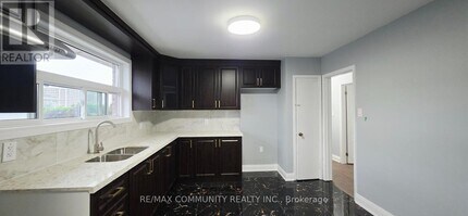30-30 Canlish Rd in Toronto, ON - Building Photo - Building Photo