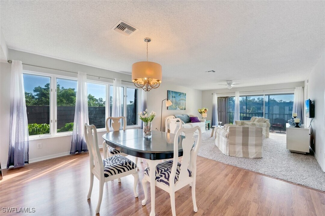 1645 Spoonbill Ln in Naples, FL - Building Photo