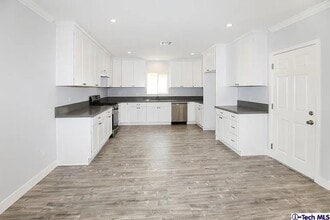 7435 Collett Ave in Van Nuys, CA - Foto de edificio - Building Photo