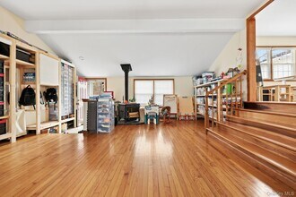 2881 Meadowcrest Dr in Yorktown Heights, NY - Building Photo - Building Photo