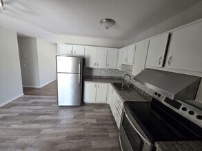 978 Sumter Rd W in West Palm Beach, FL - Foto de edificio - Building Photo