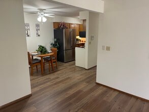 6850 W Kathleen Ct in Franklin, WI - Building Photo - Building Photo