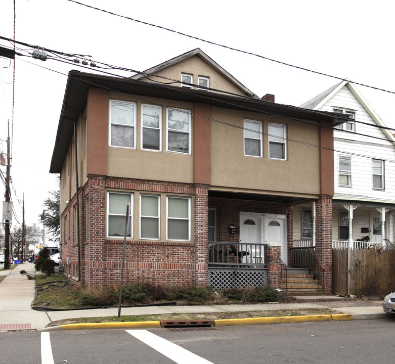111 Guilden St in New Brunswick, NJ - Foto de edificio