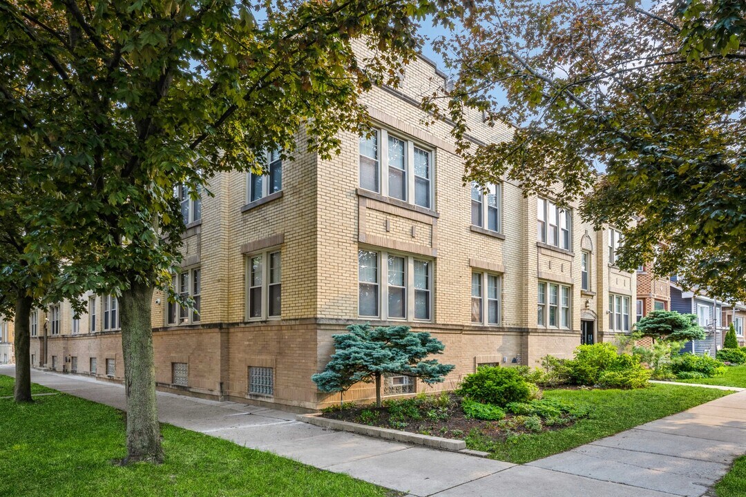3248 N Linder Ave in Chicago, IL - Building Photo