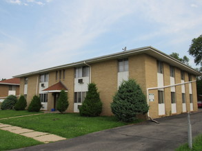 Overdene Apartments in Rockford, IL - Building Photo - Building Photo