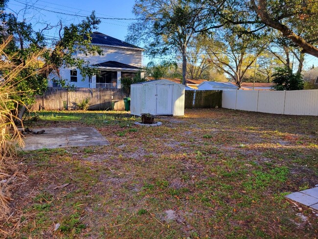 4715 W Wallcraft Ave in Tampa, FL - Building Photo - Building Photo