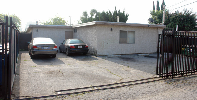 8407 Lindley Ave in Northridge, CA - Building Photo - Building Photo