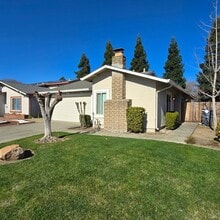 2031 California Dr in Vacaville, CA - Building Photo - Building Photo