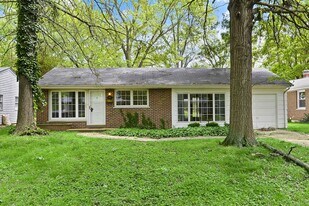 160 St Benedict Ln in Florissant, MO - Building Photo