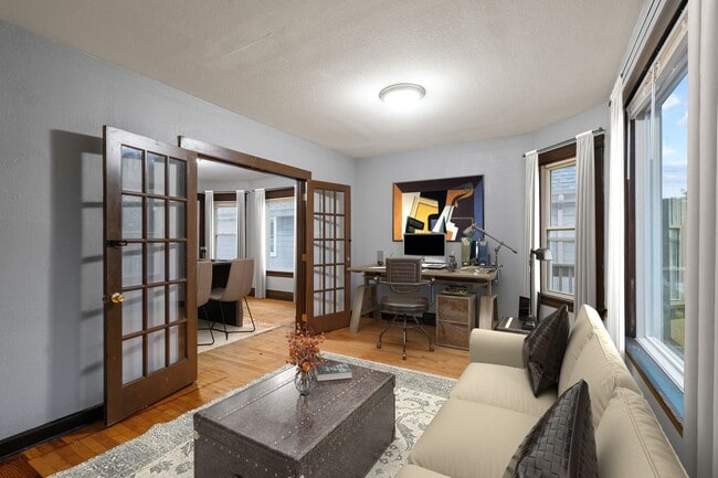 property at 2934 N Cramer St