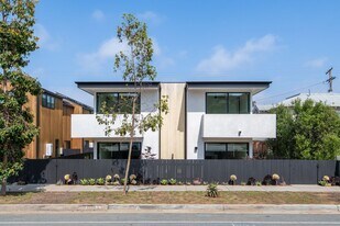 811-17 3rd St in Encinitas, CA - Building Photo