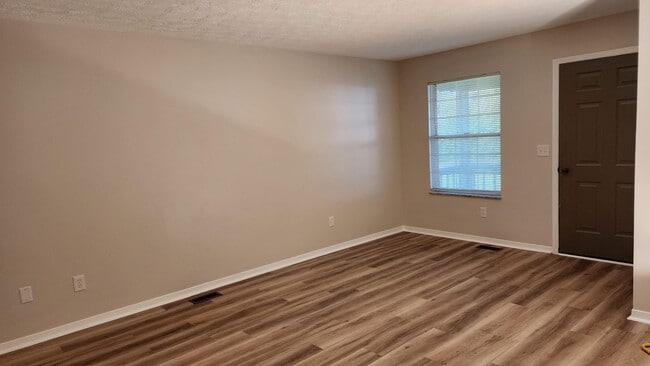 1090 Ann Lane, Unit 1090 in Harrisburg, OH - Building Photo - Building Photo