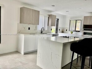 1244 Hollywood Blvd in Hollywood, FL - Building Photo - Building Photo