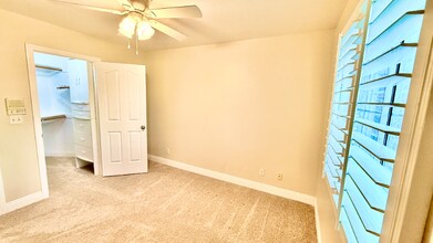 40 Caddy Cir in Henderson, NV - Building Photo - Building Photo