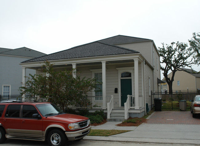 1810 Chippewa St Park in New Orleans, LA - Building Photo - Building Photo