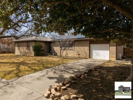 204 Oak St in Copperas Cove, TX - Building Photo