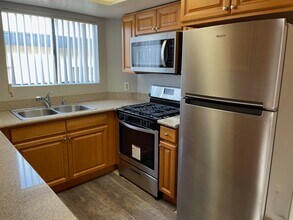 1110 E Wilson Ave in Glendale, CA - Building Photo - Building Photo