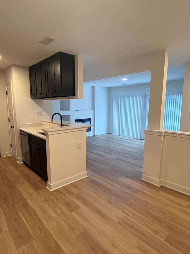 425 W 8th St in Charlotte, NC - Building Photo - Building Photo