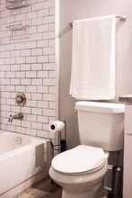 1118 Oglethorpe Ave SW, Unit B in Atlanta, GA - Foto de edificio - Building Photo