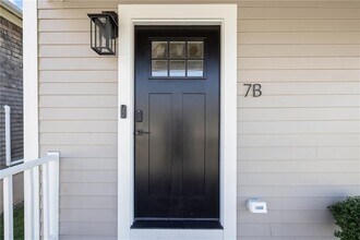 7 Sheffield Ave in Newport, RI - Building Photo - Building Photo