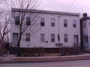 4 unit Multi-family in Albany, NY - Building Photo - Building Photo