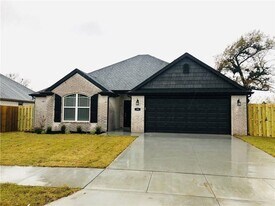 53 S Geranium Ln in Fayetteville, AR - Building Photo