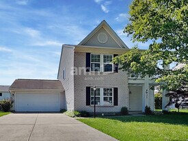 9937 Whispering Pine Dr in Tipp City, OH - Building Photo