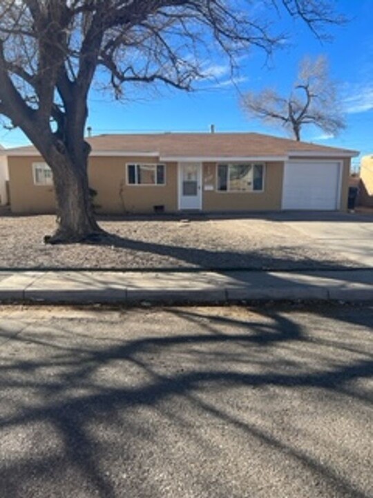 1505 Glorieta St NE in Albuquerque, NM - Building Photo