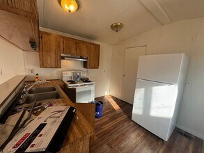 91 NE Darrell Ave in Winston, OR - Building Photo - Building Photo