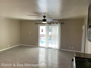 212 Oceanside Blvd in Oceanside, CA - Building Photo - Building Photo
