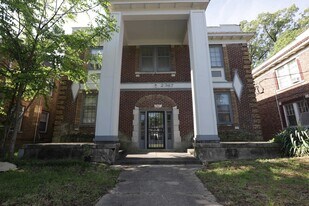2367 Forest Ave in Memphis, TN - Building Photo