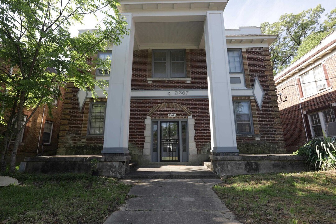 2367 Forest Ave in Memphis, TN - Building Photo