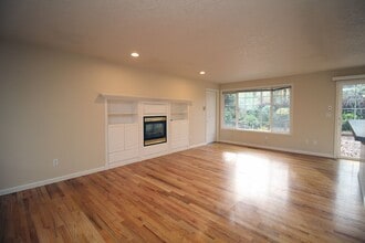 5764 SW Kimball Ct in Lake Oswego, OR - Building Photo - Building Photo