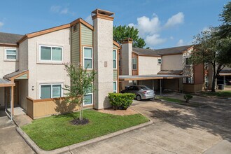 Ambiance Townhomes in Houston, TX - Foto de edificio - Building Photo