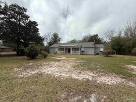 3801 N 12th Ave in Pensacola, FL - Building Photo